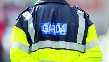 Iarrann na Gardaí ar fhinnéithe tar éis fear a bhásaigh i dtimpiste ina raibh dhá ghluaisrothar páirteach