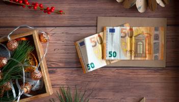 Beidh grúpa mór amháin ag cailleadh amach ar bhónas na Nollag in 2025 mar go ndúblófar na híocaíochtaí