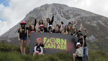 Féile úr 'dorn san aer' in ómós do Rónán Mac Aodha Bhuí