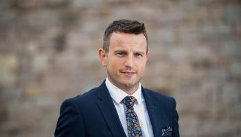 Shane &Oacute; Curraigh&iacute;n f&oacute;ghartha mar Chomhfhreagra&iacute; nua an Iarthuaiscirt do Nuacht RT&Eacute;