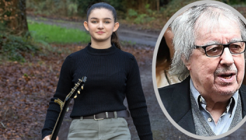 Is ‘ceoltóir óg den scoth’ í Muireann Bradley a deir iar-Rolling Stone Bill Wyman
