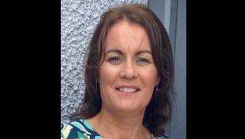 ‘Ba é an rud ab fhearr a rinne mé i mo shaol’ - Baineann Conallach mná sásamh as a gairm chúraim sláinte nua
