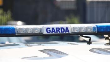 Tá Gardaí ag lorg finnéithe tar éis do thriúr ban básaithe ar bhóithre na hÉireann i níos lú ná 24 uair an chloig
