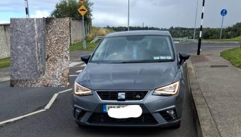 Carr urghafa ag na Gardaí agus tiománaí gan tionlacan ag íoc pionóis as iompar 'neamhrialta'