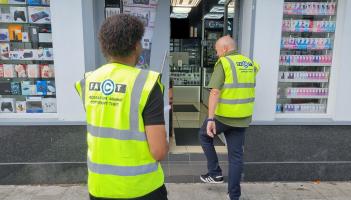 Dírítear ar mhiondíoltóirí ar fud naoi gcontae sa ghéarleanúint is déanaí ar bhoscaí amhrasacha