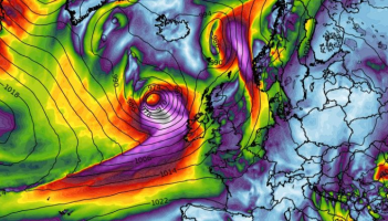 RIANAITHEOIR STOIRME: Lean 'Stoirm Amy' agus í ag teacht anuas ar Éirinn i measc réamhaisnéise brúidiúla