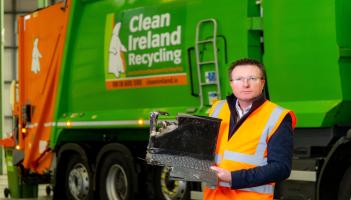 FOL&Aacute;IREAMH: Rabhadh m&oacute;r eisithe ag b&eacute;im ar na riosca&iacute; a bhaineann le gan vape a dhump&aacute;il i gceart