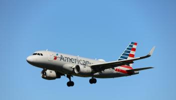 B&rsquo;fh&eacute;idir go mbeadh ar thaistealaithe &Eacute;ireannacha chuig na St&aacute;it Aontaithe c&uacute;ig bliana d&aacute; stair sna me&aacute;in sh&oacute;isialta a chur isteach