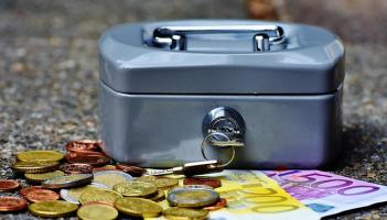 Cailleann imreoir crannchuir eochair bosca ina raibh tic&eacute;ad buaiteach Daily Million a d'athraigh a shaol