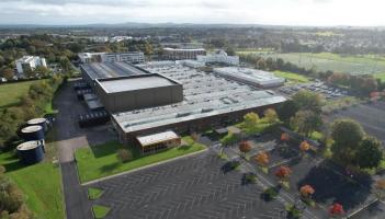 T&aacute; Troy Studios i nd&aacute;n d&oacute;ibh a bheith ina l&aacute;rionad teilif&iacute;se r&eacute;altachta in &Eacute;irinn tar &eacute;is comhaont&uacute; ilmhilli&uacute;n euro