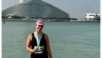 Bean &Eacute;ireannach sna h&Eacute;im&iacute;r&iacute;ochta&iacute; Arabacha Aontaithe ag cur s&iacute;os ar atmaisf&eacute;ar 'an-mh&iacute;shuaimhneach' i measc ionsaithe aeir na hIar&aacute;ine.