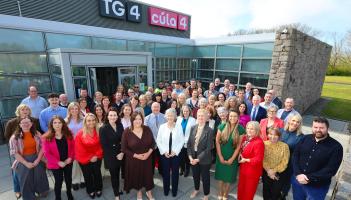 Tugann Uachtar&aacute;n na h&Eacute;ireann cuairt ar TG4 roimh chom&oacute;radh 30 bliain