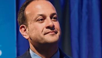 Cén fáth go bhfuil Leo Varadkar ag éirí as mar Thaoiseach?