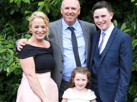 M&aacute;thair &Eacute;ireannach ag dreapadh buaic is airde V&iacute;tneam i gcuimhne ar a mac a fuair b&aacute;s i dtimpiste thrag&oacute;ideach