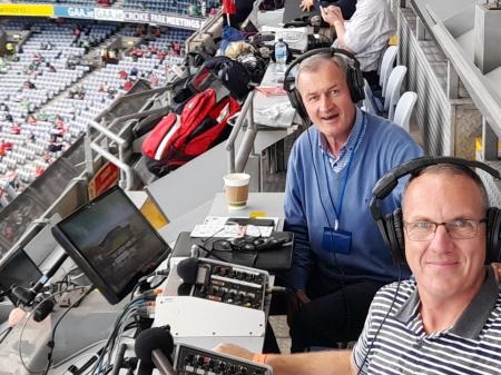 Tr&aacute;chtaireacht Ghaeilge ar Chom&oacute;rtas na S&eacute; N&aacute;isi&uacute;in agus cluich&iacute; m&oacute;ra sacair ar RT&Eacute;