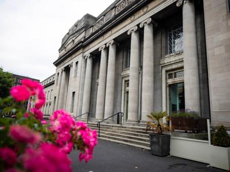 F&oacute;gra&iacute;onn an tAire P&aacute;draig &Oacute; Donnabh&aacute;in ceapach&aacute;in nua chuig Bord an Halla Ceolchoirme N&aacute;isi&uacute;nta