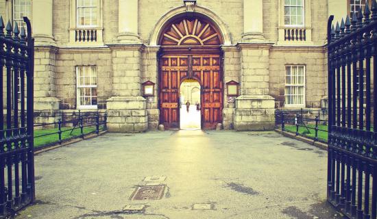Gearradh f&iacute;ne&aacute;il ar Aontas na Mac L&eacute;inn i gCol&aacute;iste na Tr&iacute;on&oacute;ide de bharr ag&oacute;id&iacute;ocht ar son na Palaist&iacute;ne