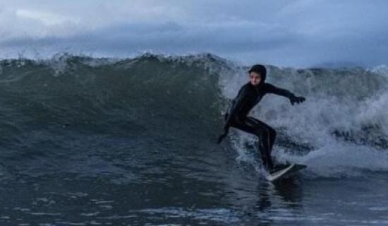 Tarrth&aacute;lann d&eacute;ag&oacute;ir cr&oacute;ga (16) surf&aacute;laithe sibl&iacute;n&iacute; amach &oacute; Thr&aacute; Cheathr&uacute; an Uisce i gContae Mhaigh Eo