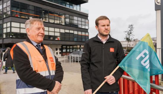 Gn&iacute;omha&iacute;ocht thionscla&iacute;och ag t&aacute;st&aacute;laithe tiom&aacute;naithe curtha ar ceal i ndiaidh comhaontaithe