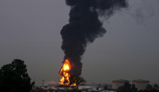 'F&iacute;ne&aacute;lacha, pr&iacute;os&uacute;nacht, d&iacute;birt': fol&aacute;ireamh &oacute; ambas&aacute;id na h&Eacute;ireann go bhfuil roinnt f&iacute;se&aacute;in d'ionsa&iacute; sa Mhe&aacute;noirthear m&iacute;dhleathach anois