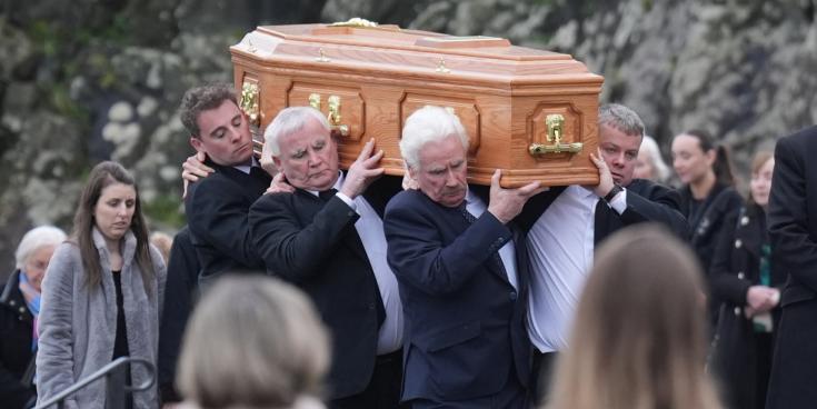 &lsquo;Codladh go s&aacute;mh, a dheirfi&uacute;r bheag&rsquo;: Roinneann dearth&aacute;ir n&oacute;im&eacute;id dheireanacha shaol altra roimh imbhualadh marfach i Luimneach i n-adhradh corraitheach