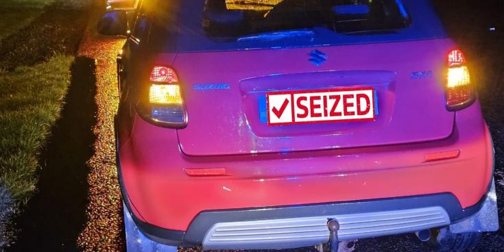 Gabhann Garda&iacute; buachaill 15 bliana d'aois ag tiom&aacute;int go Baile &Aacute;tha Cliath ar mh&oacute;tarbhealach gn&oacute;thach an M7