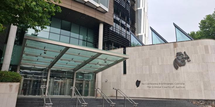 'Cosc suntasach' - fir pr&iacute;os&uacute;naithe as comhcheilg chun c&oacute;caon ar fi&uacute; na milli&uacute;in &eacute; a allmhairi&uacute;