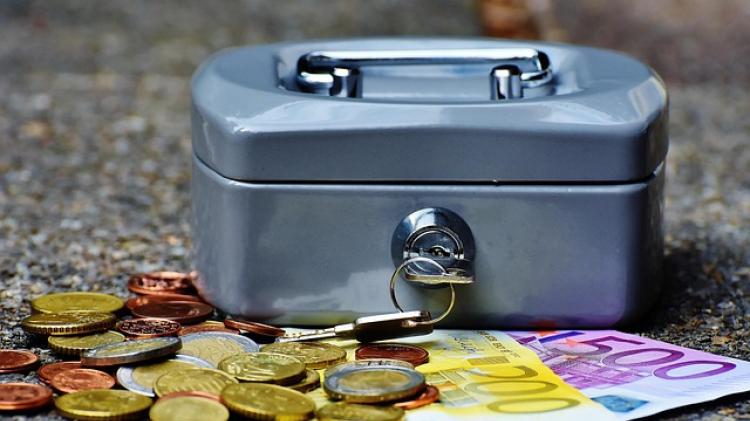 Cailleann imreoir crannchuir eochair bosca ina raibh tic&eacute;ad buaiteach Daily Million a d'athraigh a shaol