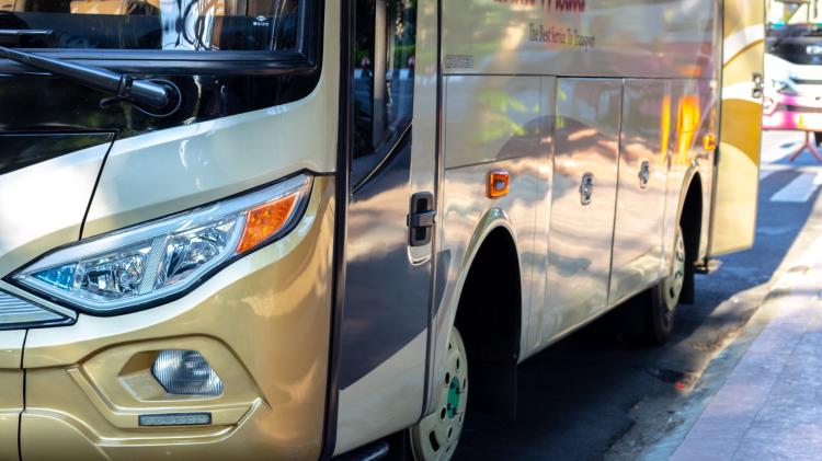 D&rsquo;fh&eacute;adfadh seirbh&iacute;s&iacute; bus scoile ar fud na h&Eacute;ireann a bheith i mbaol de bharr ard&uacute; praghsanna breosla mar gheall ar chogadh na hIar&aacute;ine