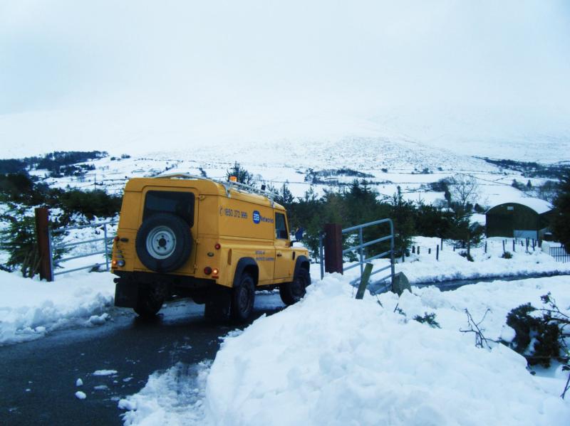 MÍNIÚ: Cathain a bhíonn sé rófhuar go hoifigiúil obair a dhéanamh agus Éire ag ullmhú don sneachta?