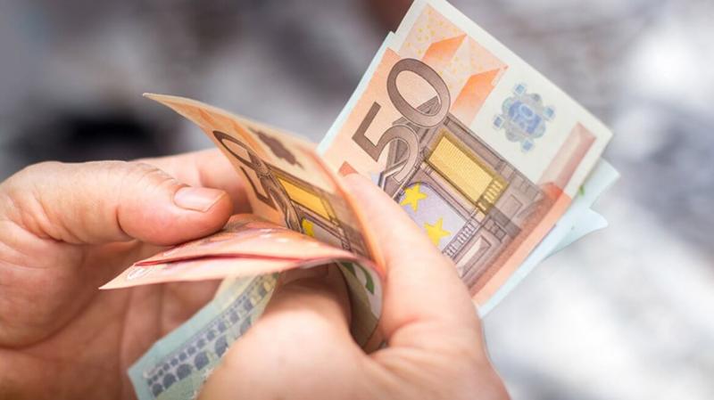 RABHADH: Bhain teaghlaigh Éireannacha €1,000 amach i speansais bhreise roimh Bhuiséad 2025
