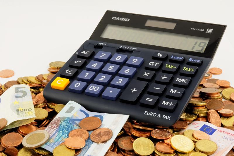 Athruithe ar phinsin ag teacht i bhfeidhm ó 2024 