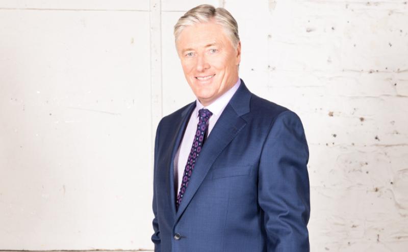 'Go raibh m&iacute;le maith agaibh': Im&iacute;onn an craolt&oacute;ir Pat Kenny &oacute;n se&oacute; Newstalk i rith na seachtaine