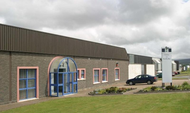 Ceadaíodh maoiniú de bheagnach €1 milliún do chomhlachtaí Gaeltachta