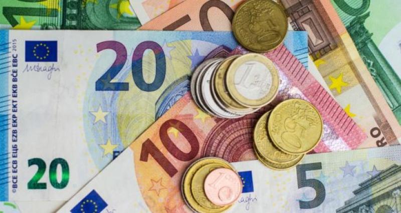 Is féidir le tuismitheoirí Éireannacha leas a bhaint as beagnach €300 fós in íocaíochtaí