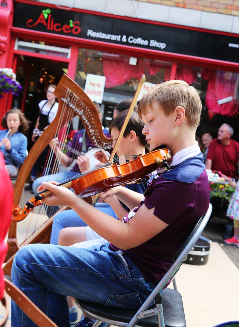 Neart imeachtaí geallta ag Fleadh Cheoil na hÉireann san Mhuileann gCearr