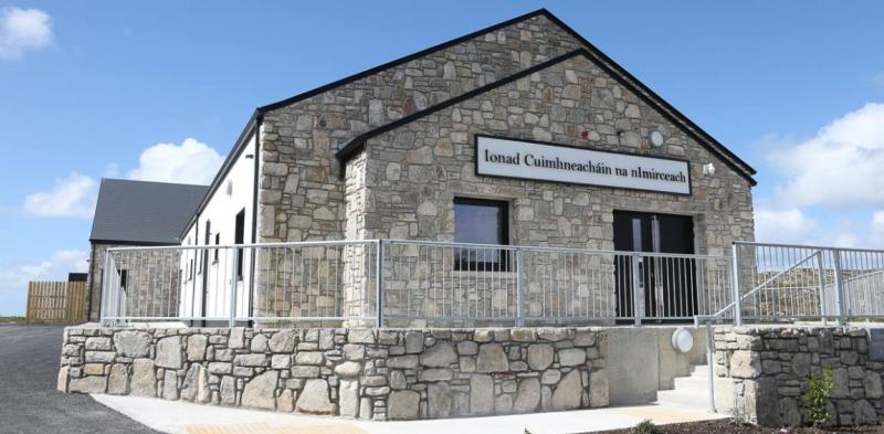 Deontas ar fiú beagnach €1m d’Ionad Cuimhneacháin na nImirceach