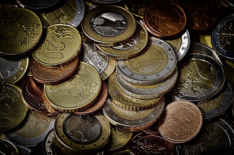 Méadú €12 ar an liúntas míchumais agus cúramóirí 'buille suaite do chearta an duine'