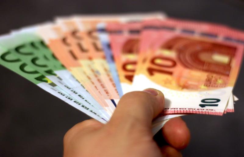 Nochtadh dátaí íocaíochta do thacaíocht Costas Maireachtála 