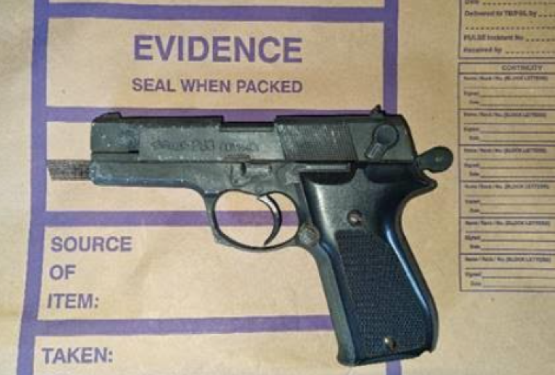 Gabhann Gardaí seanfhear tar éis dó gunna agus lón lámhaigh a urghabháil