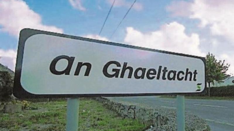 Agóide le teacht le chéile i dTeach Laighean maidir le géarchéim tithíochta na Gaeltachta