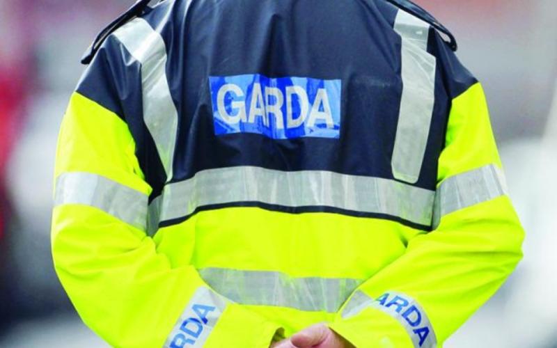 Fear marbh tar éis imbhualadh ar bhóthar an Chabháin