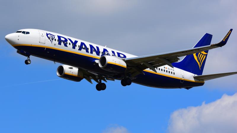 B'éigean d'eitilt Ryanair filleadh ar Aerfort Bhaile Átha Cliath i measc na bhfadhbanna tromchúiseacha ar bord
