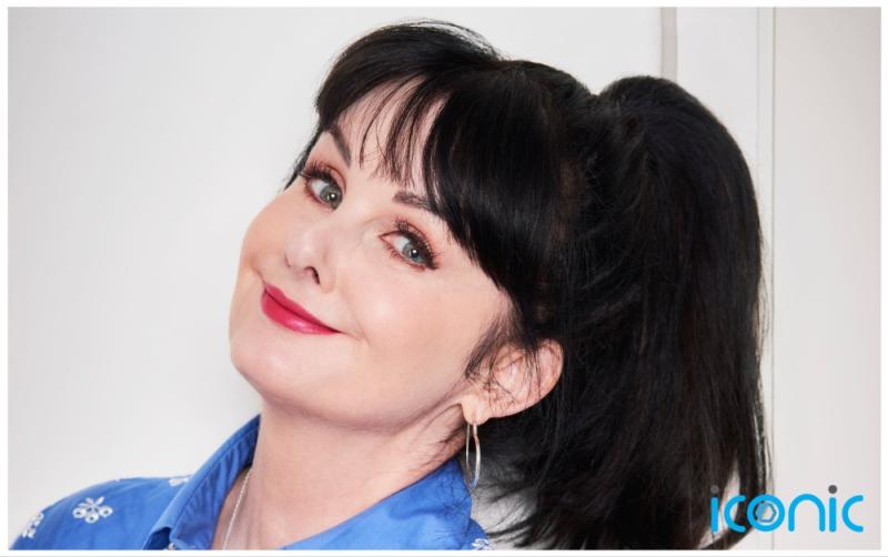 Déanann an t-údar, Marian Keyes cur síos ar a alcólacht agus meabhairshláinte