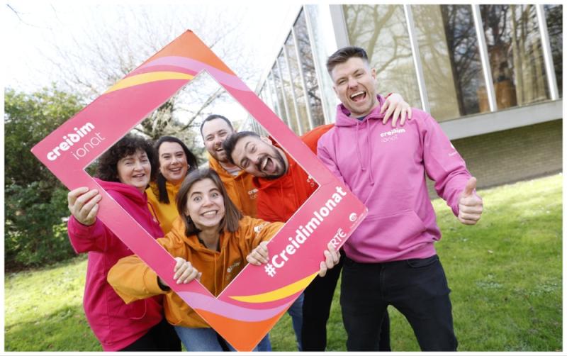 Cuireann réaltaí RTÉ an Ghaeilge chun cinn trí fheachtas nua a sheoladh