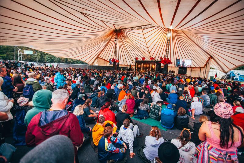 Lucht connoisse coiméide millte do rogha agus Electric Picnic ag nochtadh clár grinn lán le réalta