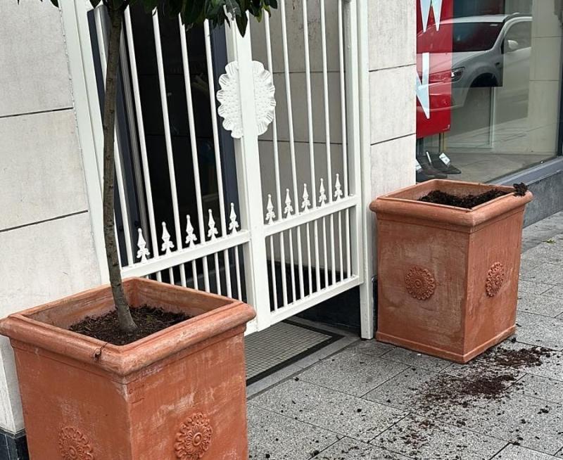Fear óg gafa ar an gcrann scoite CCTV i mbaile Lár na Tíre ag gabháil a leithscéal as gníomhartha