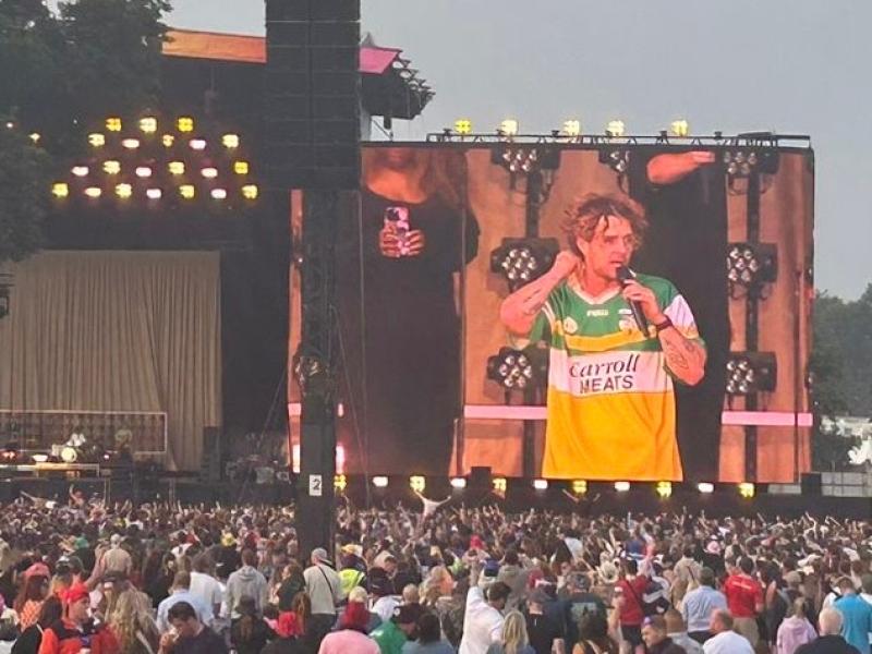 FÉACH: Caitheann Electric Picnic a gheansaí ó chontae ar leith na hÉireann le bród