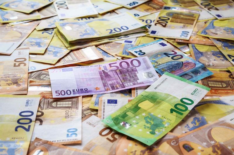 Sár Mháirt! Bailíonn buaiteoirí crannchuir ó CÚIG chontae duaiseanna de bhreis is €3m