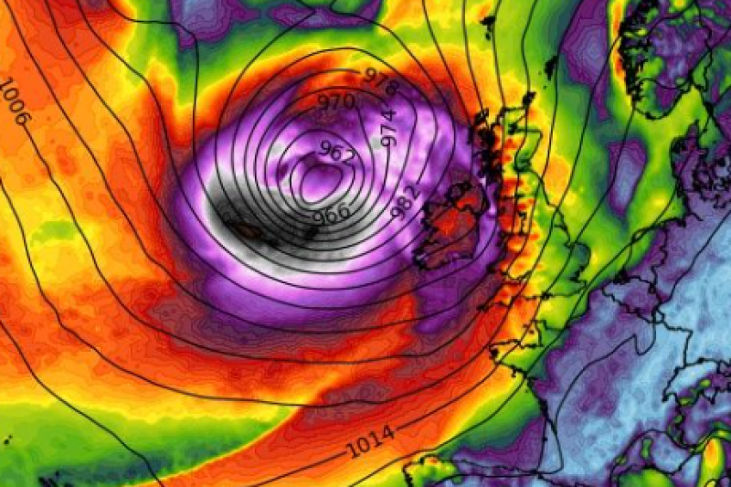 Deimhníonn Met Éireann go mbainfidh Storm Ashley Éire i measc rabhaidh STÁDAS ORANGE